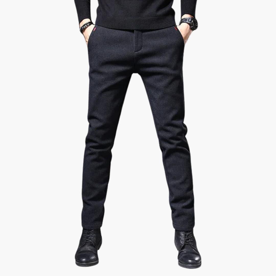 Casual men's black trouser, slim fit with front pockets