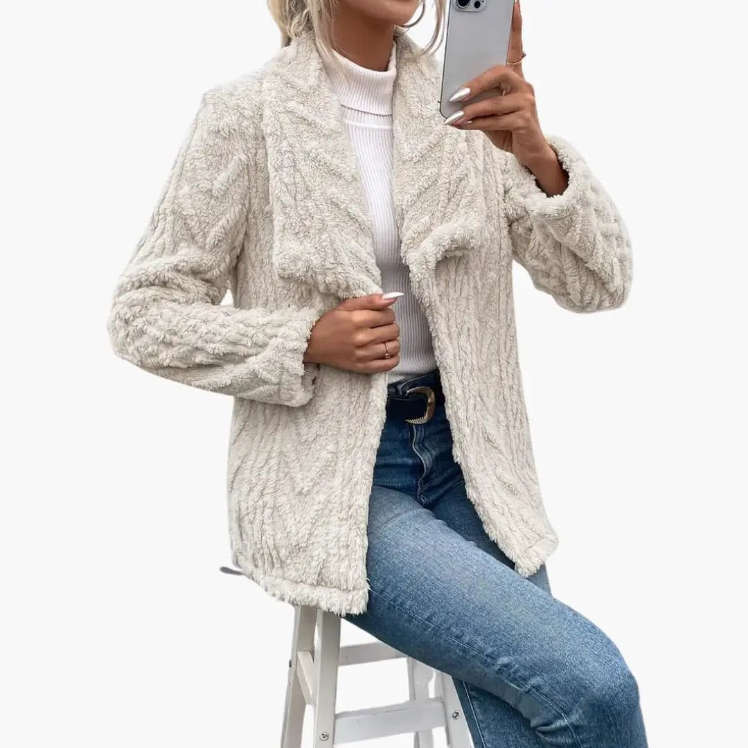 Women's jacket with open front in cream textured sherpa fabric, cozy winter coat-style outerwear