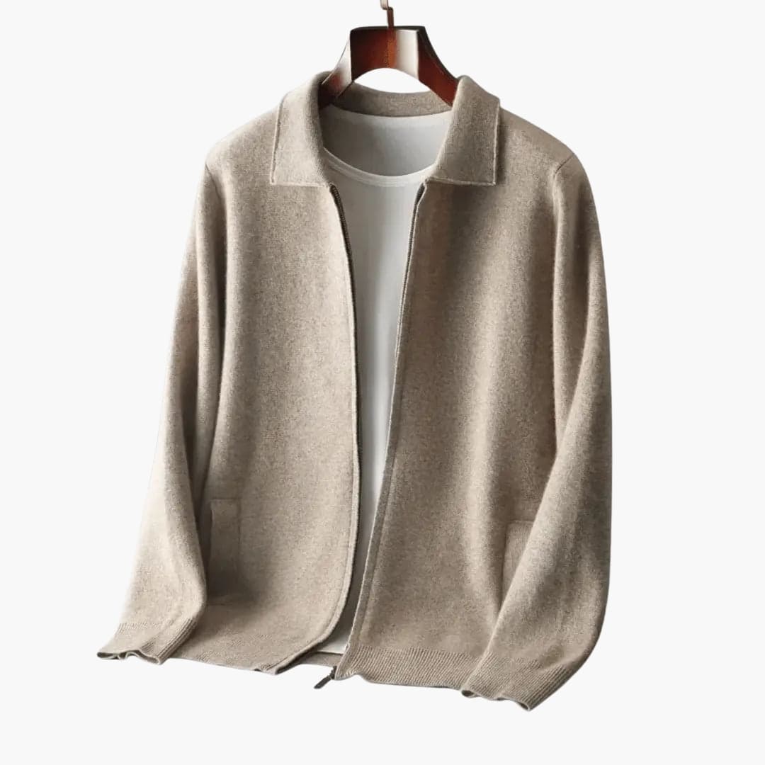Men’s Zip Cardigan in beige knit with turn-down collar and front pockets