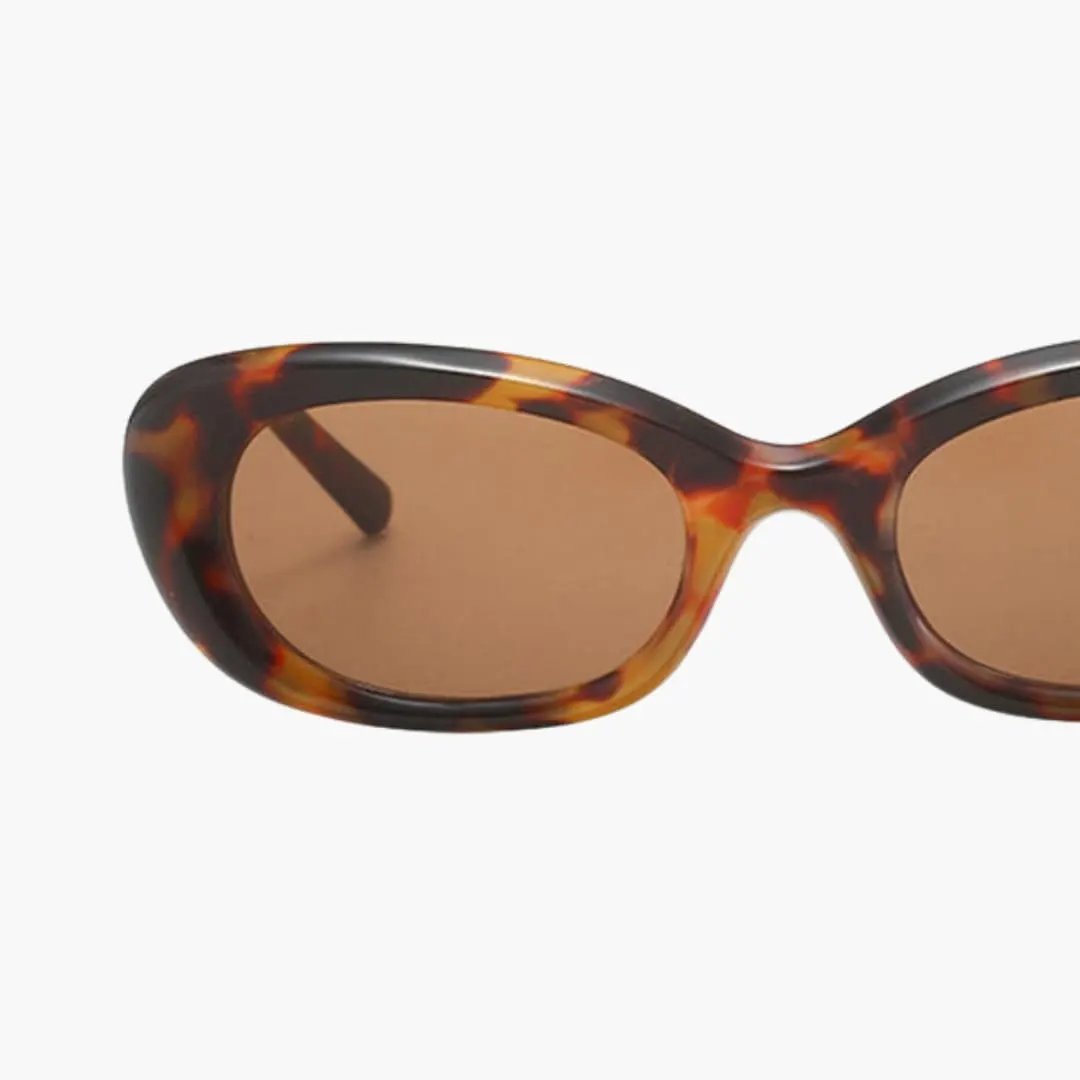 Women's sunglasses with rounded square tortoiseshell frame and brown lenses