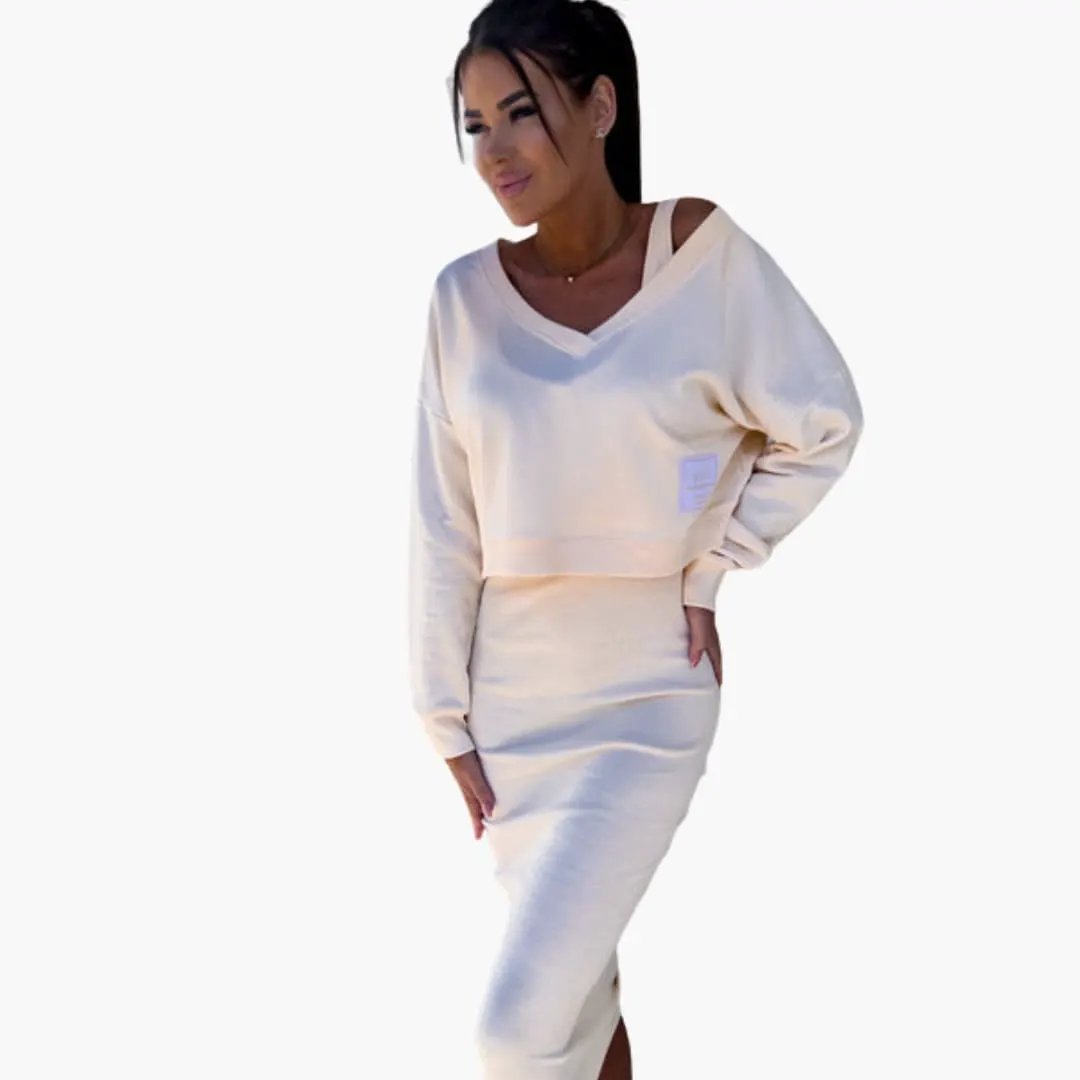 Women’s sweatshirt dress in cream with long sleeves and straight hem by Wilfred Smith